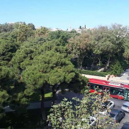 Live-Inn Stunning Apartment On Azneft Sq With President Palace & Old City Views Баку Экстерьер фото