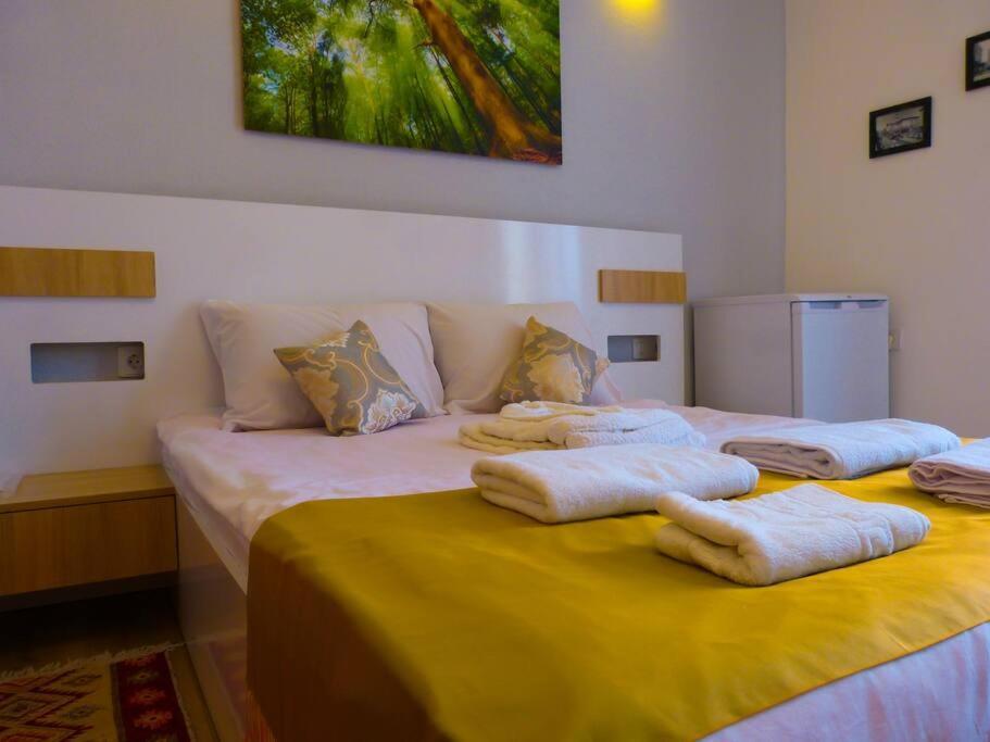 Live-Inn Stunning Apartment On Azneft Sq With President Palace & Old City Views Баку Экстерьер фото