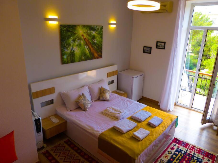 Live-Inn Stunning Apartment On Azneft Sq With President Palace & Old City Views Баку Экстерьер фото